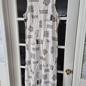 Sleeveless Beige Patterned Maxi Dress